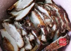 Illustration of how to make pork with pickled vegetables 11