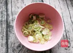 Illustration of how to cook silver pomfret with sauce 6