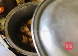 Illustration of braised duck wing roots 12