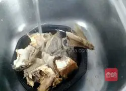 Illustration of how to make salted fish and eggplant stew 6