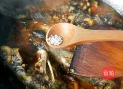 Illustration of braised yellow catfish 16