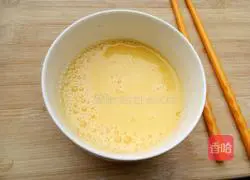 Illustration of how to make fried egg vermicelli 2