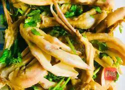 Illustration of how to make braised duck feet and duck tongue 3