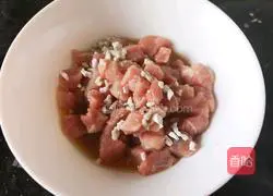 Illustration of how to make diced cucumber 2