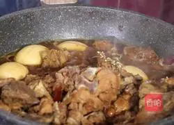 Beer-braised egg-roasted pork ribs Practice illustration 6