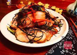 Sichuan - Illustration of Stir-fried Bacon with Walnut Flowers 13