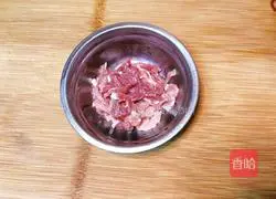 Illustration of how to make asparagus, carrot and fried shredded pork 4