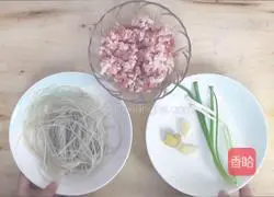 Illustration of how to make minced meat vermicelli 1