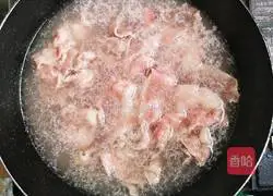 Illustration of how to make beef and enoki mushrooms with sesame sauce 3