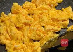 Illustration of how to make tomato scrambled eggs 7