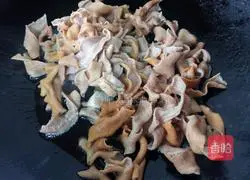 Illustration of how to make fried chicken intestines with onions 4