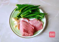 Illustration of how to make fried pork with pepper 1