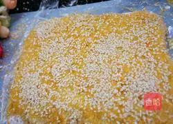 Illustration of how to make golden shrimp cakes 6