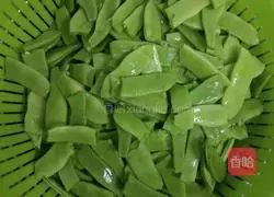 Illustration of how to make braised pork with beans 9