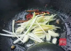 Illustration of how to make pickled vegetable noodles 4