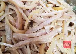 Illustration of how to make crystal pig skin jelly 3