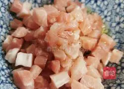 Illustration of how to make white radish, cornmeal and meat dumplings 5