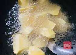 Illustration of how to make shredded sweet potatoes 3