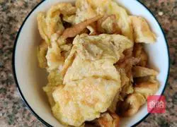 Illustration of how to make cucumber scrambled eggs 4