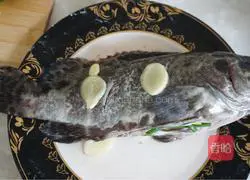 Illustration of how to make steamed grouper 6