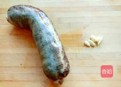 Illustration of how to make pan-fried Northeastern blood sausage 1