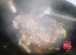 Illustration of how to make fried pork and radish 4