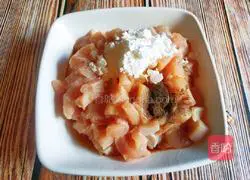 Illustration of how to make fried chicken with honeydew melon 3