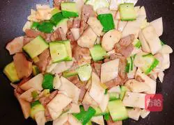 Black pepper beef and king oyster mushroom recipe 15