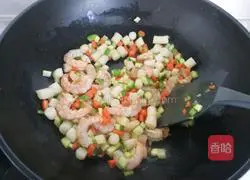 Illustration of how to make fried rice cakes with fresh vegetables and shrimp balls 12