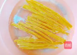 Illustration of how to make braised pork with yuba 2