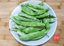 Illustration of how to make braised olive beans 1