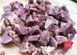 Illustration of how to cook beef with potatoes 3