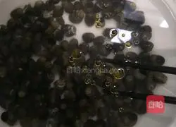 Illustration of how to make kale snails 5