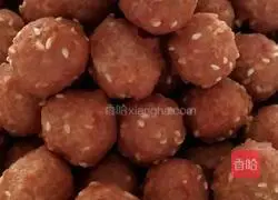 Illustration of how to make sesame balls 6