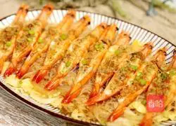 Illustration of how to make garlic shrimps 12