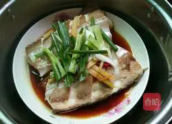 Illustration of how to make salt and pepper steamed fish 9
