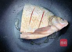 Illustration of how to make fish head stew with tomato sauce 6