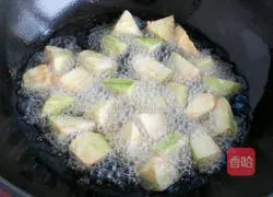 Illustration of how to cook eggplant with meat segments 4