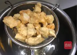 Illustration of how to make pineapple sweet and sour pork 14