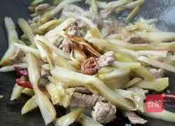 Illustration of how to make spicy mustard stir-fried shredded pork 9