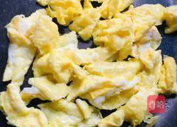 Illustration of how to make special tomato scrambled eggs 2