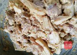 Illustration of how to make fried crispy pork 5