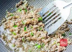 An illustration of how to climb a tree 3