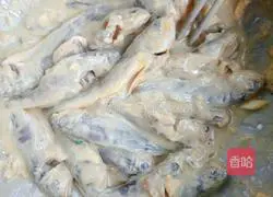 Illustration of how to make dry-fried small yellow croaker 4