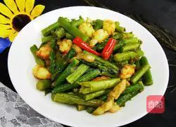 Illustration of how to cook asparagus and shrimps 6