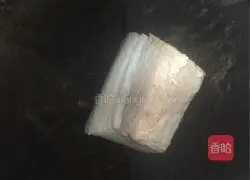 Illustration of how to make garlic white meat 1