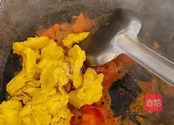 Illustration of how to make scrambled eggs with tomatoes 7