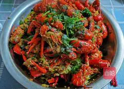 Illustration of how to make spicy crayfish with garlic paste 9