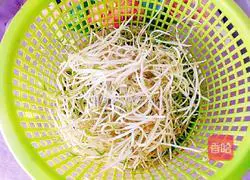 Illustration of how to make steamed bean sprouts and shrimp 5