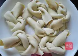 How to cook roasted pork with louver knots Illustration 4